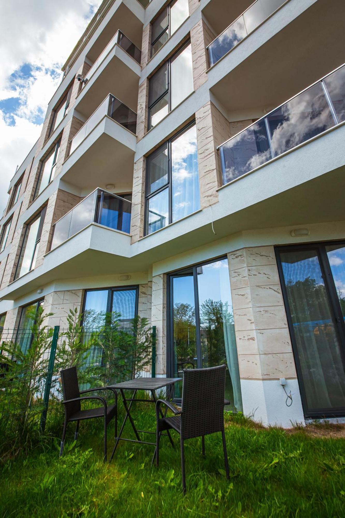 Athmospherevillaema Apartments Kranevo Eksteriør billede
